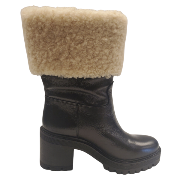 Marc Fisher Women Willoe Leather with Sheepskin Collar Boots Black